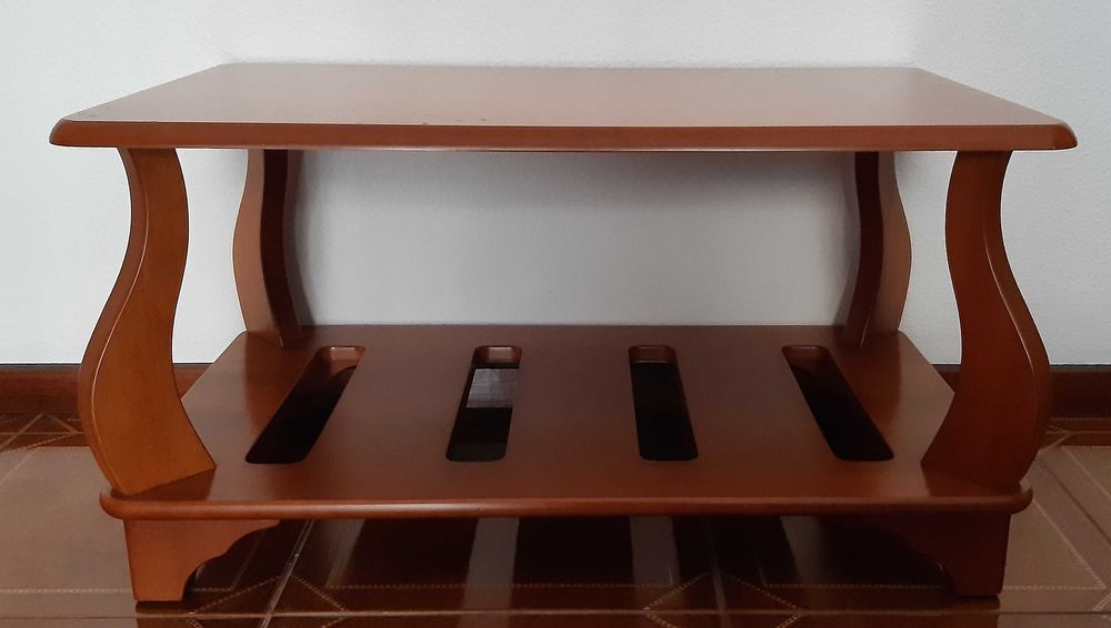 Mesa de centro em cerejeira