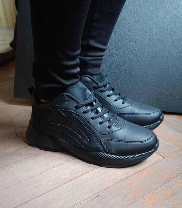 Кросівки жіночі ,26,6 см устілка