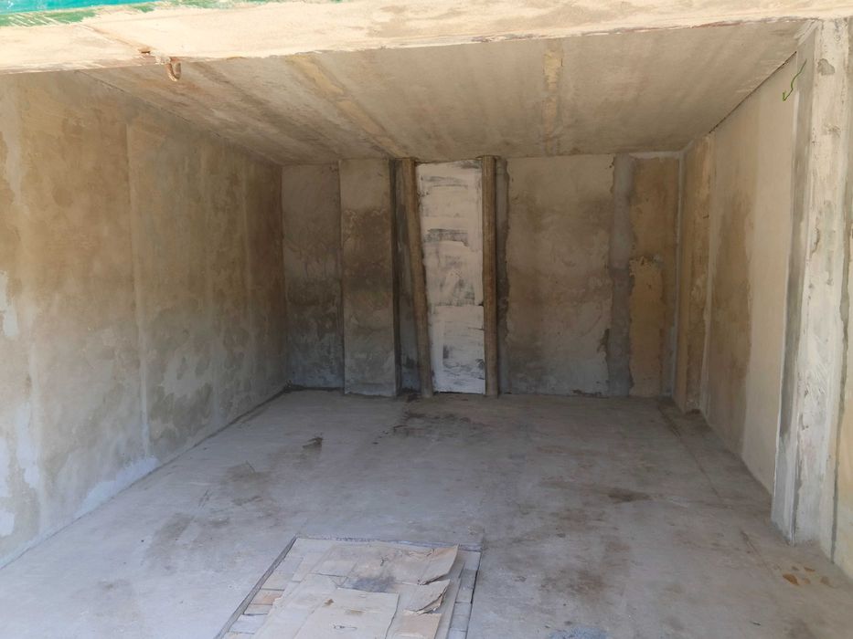 Продам капітальний гараж.Кооп. номер 8. Район Війскове містечко.Гараж та земля під ним приватизовані. Від власника. Можливо обмін на авто