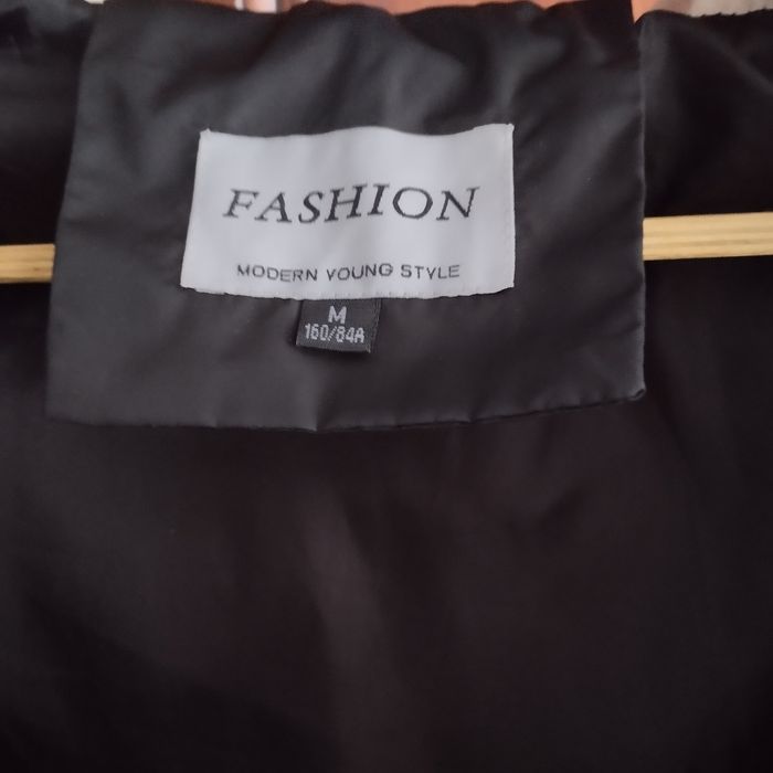 Куртка жіноча з капюшоном