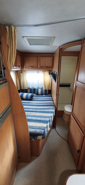 Autocaravana hymer 2.8  5 lugares de livrete