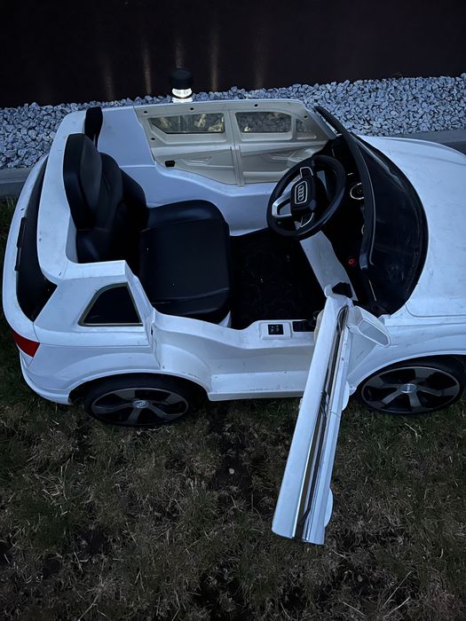 Auto elektryczne dla dzieci Audi do prowadzenia, sterowanie