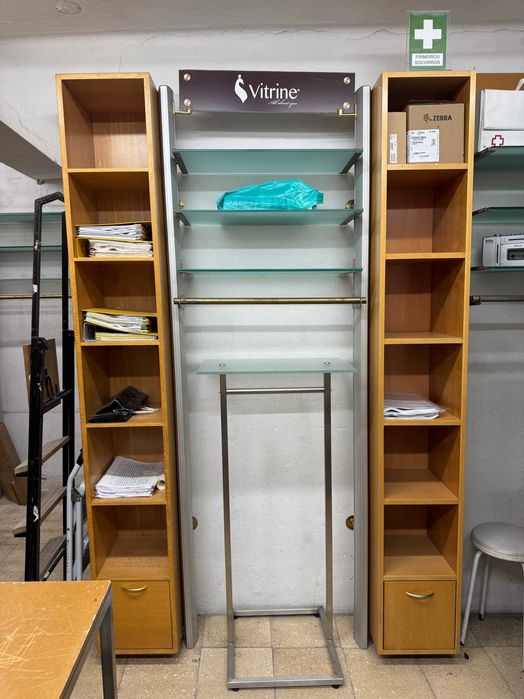 Móveis de loja, vitrines e expositores