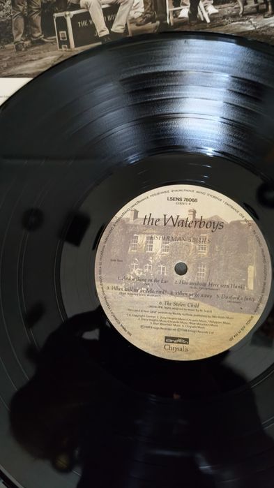 The 
Fisherman's  Blues

Pink Floyd 
Masters of rock 
Capas e discos muito bom estado 
45€
Musica Brasileira 
Capas bom estado 
Discos como novos
20€