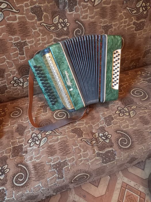 Продам гармонь в нормальном состоянии