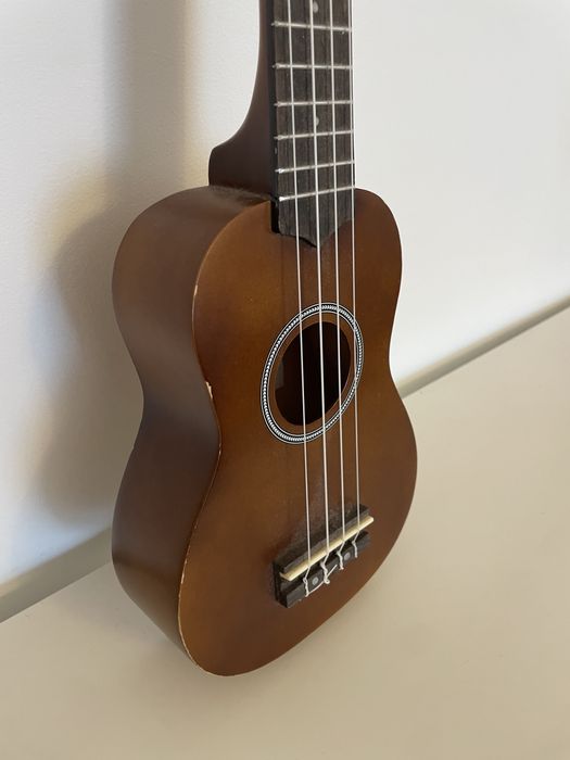 Ukelele STAGG castanho