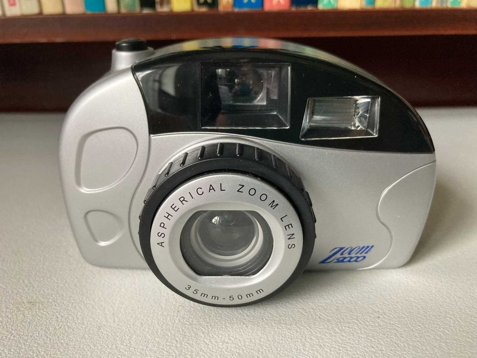 Máquina Fotográfica Analógica Zoom2000