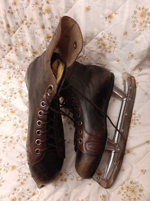 Łyżwy hokejowe, tradycyjne