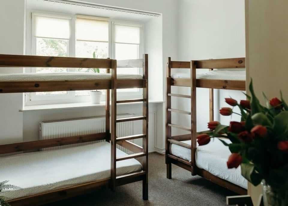 Проживання у Варшаві. Дешево. Різні райони Хостел. Дзвоніть