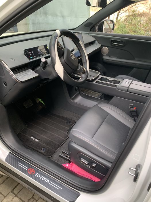 Продам Електромобиль  TOYOTA BZ3X