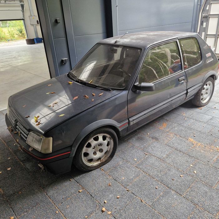 Peugeot 205