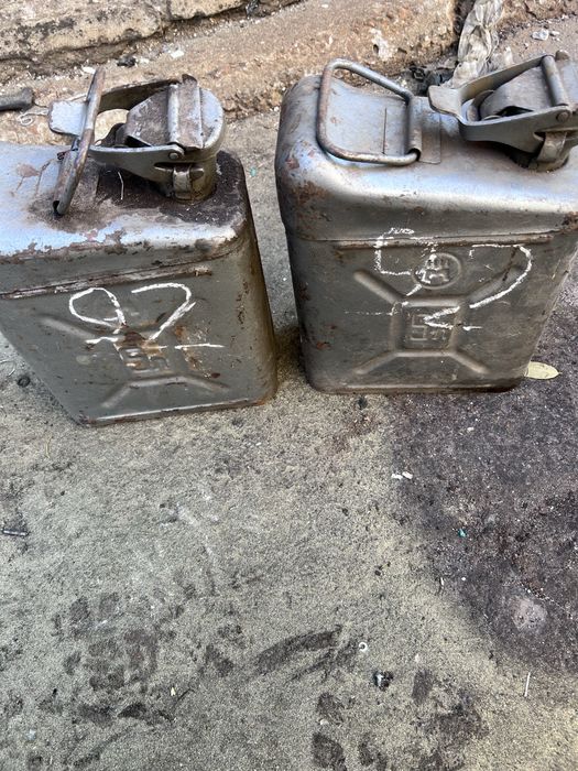 Продам металлические канистры