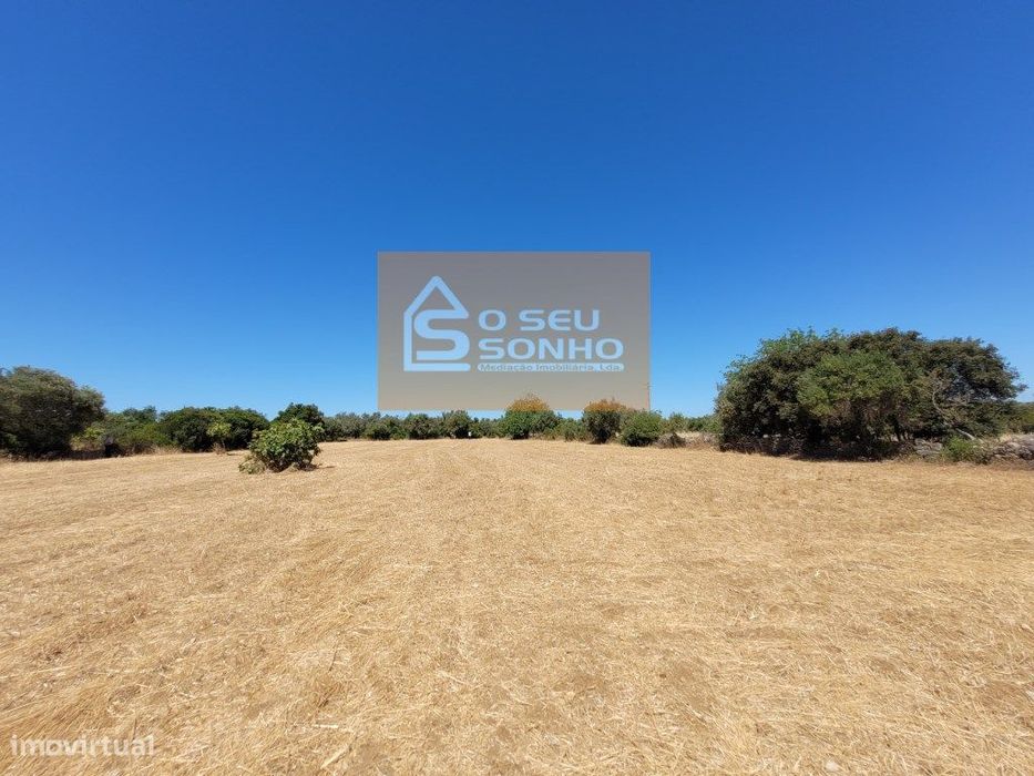 Terreno Rústico Plano - 8.840 m²