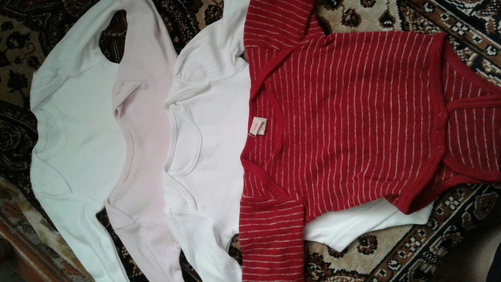 Бодики с коротким и длинным рукавчиком.