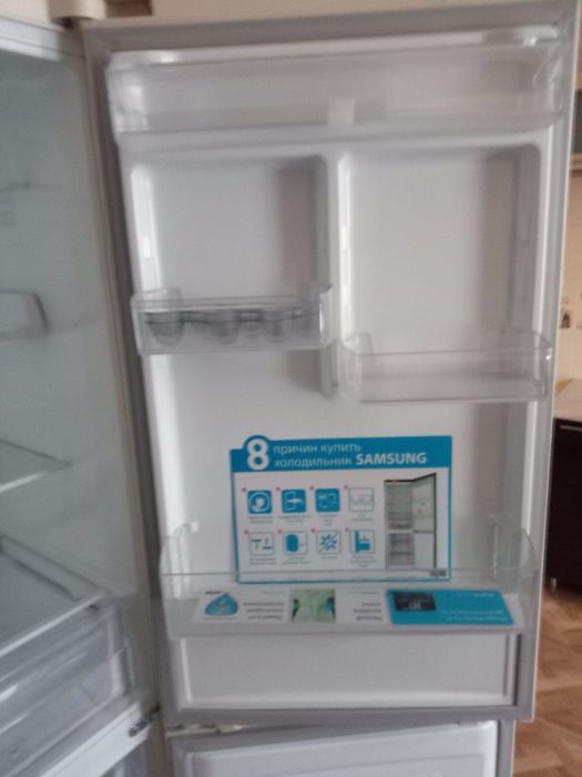 Холодильник Samsung двокамерний