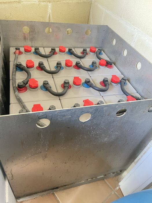 12 Baterias TUDOR 2V cada para paineis fotovoltaicos