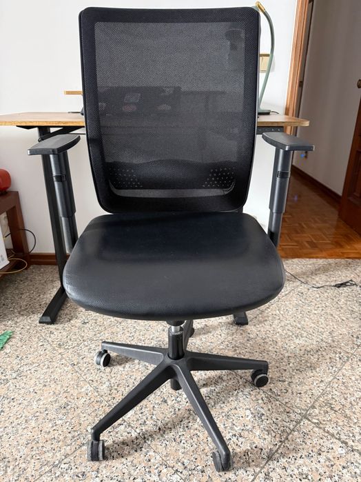 Cadeira de Escritório Ergonómica – Excelente Estado