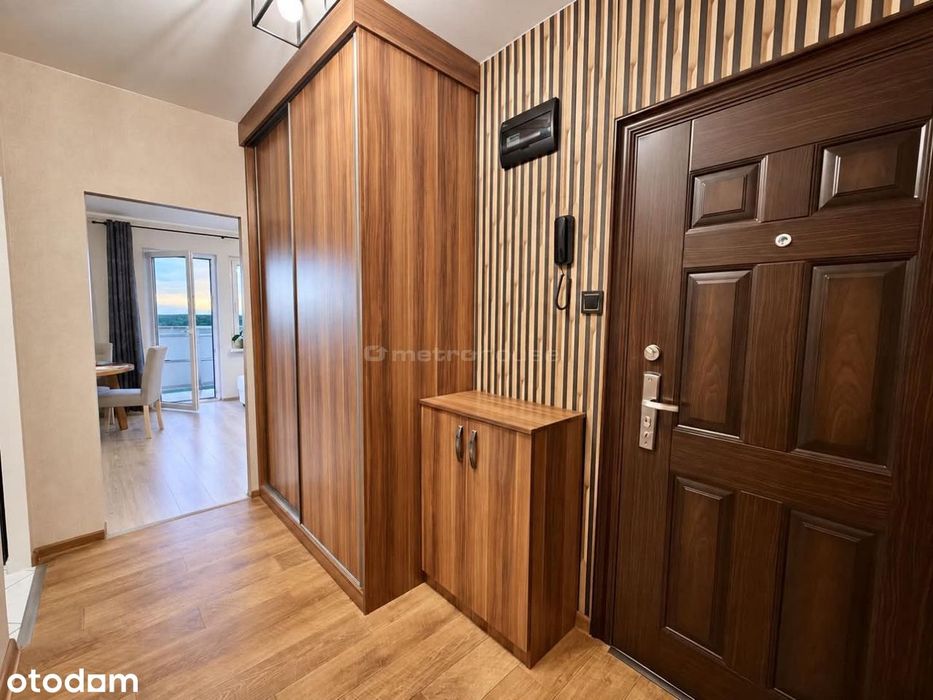 49 m²,  9. piętro  2 balkony
