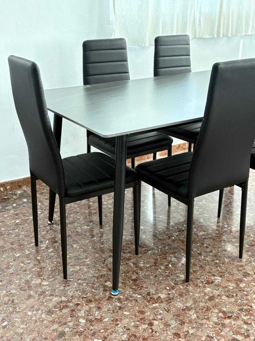 Saldos: Mesa de Vidro + 6 Cadeiras + Portes 224€