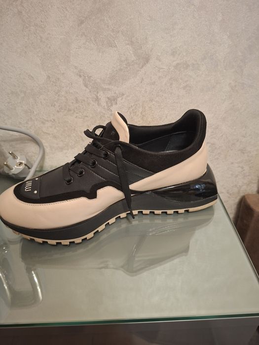 Кросівки жіночі шкіра