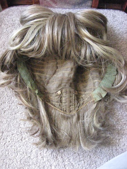 Sprzedam długą perukę damską blond, dł. 30cm