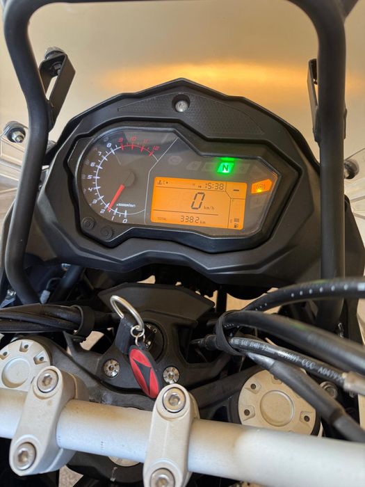 Benelli TRK 502 Branca