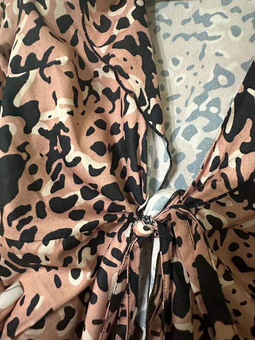 сукня від Outrageous Fortune