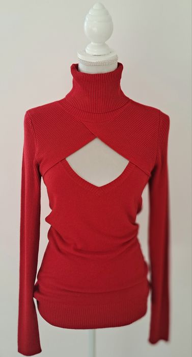 Camisola gola alta, com decote em malha vermelha tam M com