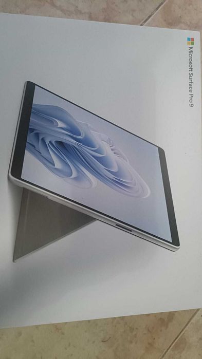 Tablet surface pro 9