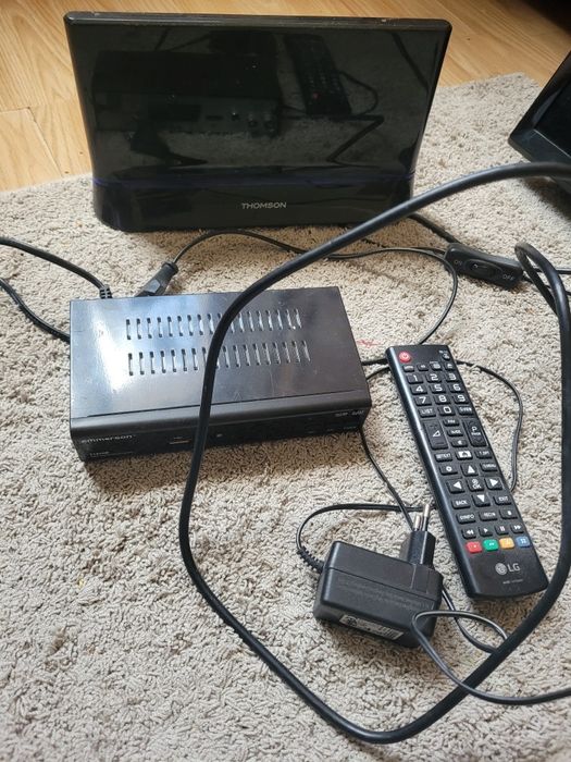 TTelewizor z dekoderem i antena