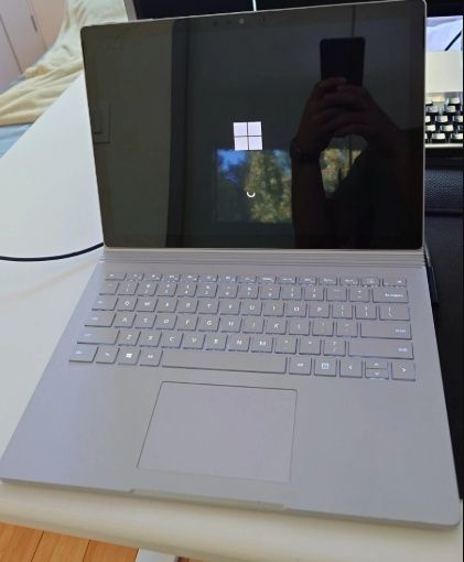 Ноутбук Microsoft Surface Book 2 13.5" / NVIDIA GeForce GTX 1050 / 4K