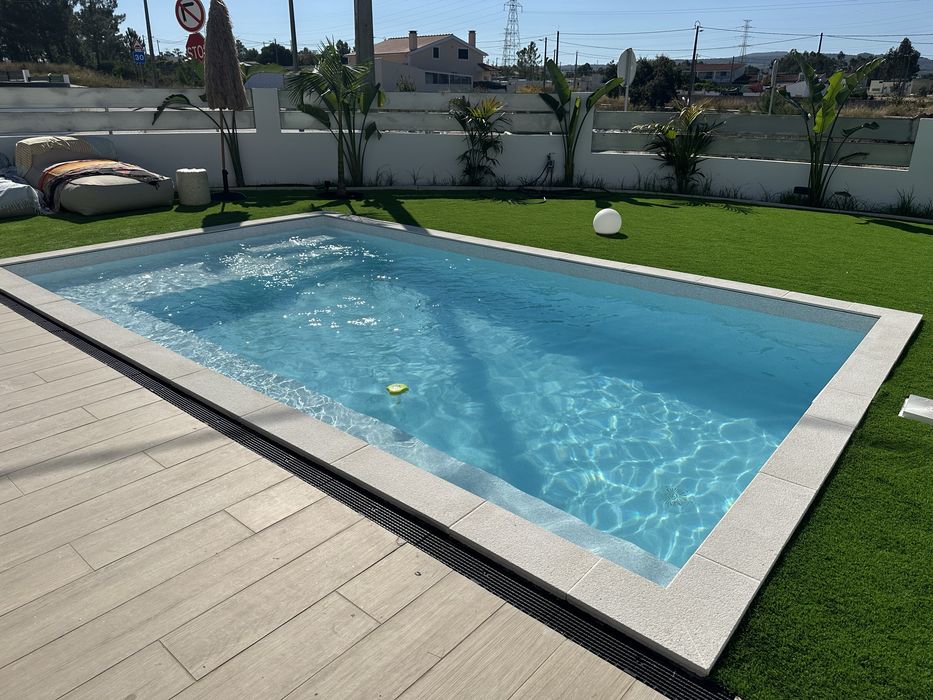 Assitencia, construções e manutenções de piscinas.