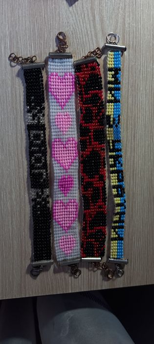Продаю браслеты из бисера.
