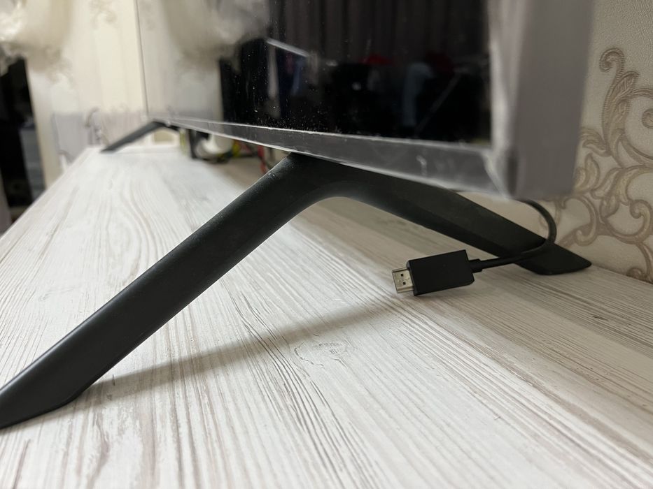 Телевізор Samsung 70”  UE70TU7100