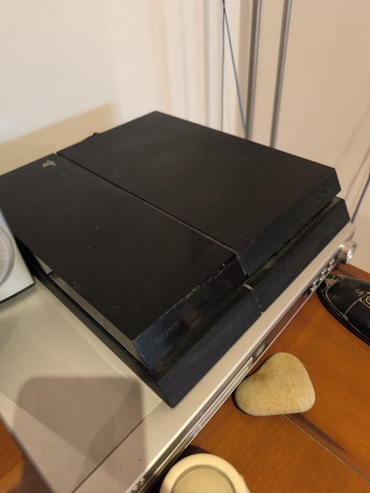Consola PlayStation 4 com 2 comandos e Jogos