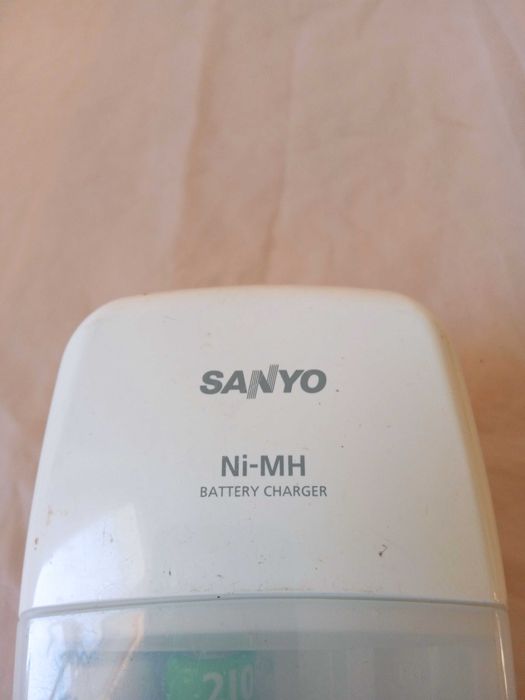 urządzenie do ładowania baterii  Sanyo
