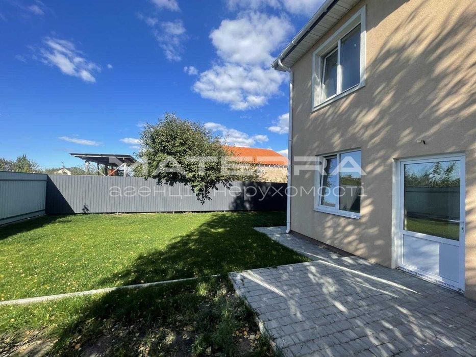 Продаж дуплексу з ремонтом у с. Нове,94м2, центр поряд з школою