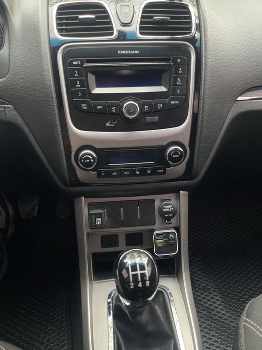 Geely Emgrand EC7 2013
