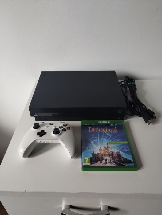 Xbox One X + Pad i Gra
