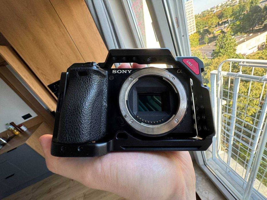 Видеокамера Sony a6500 + Объектив Helios 44m + 3 карты памяти Kingston ...
