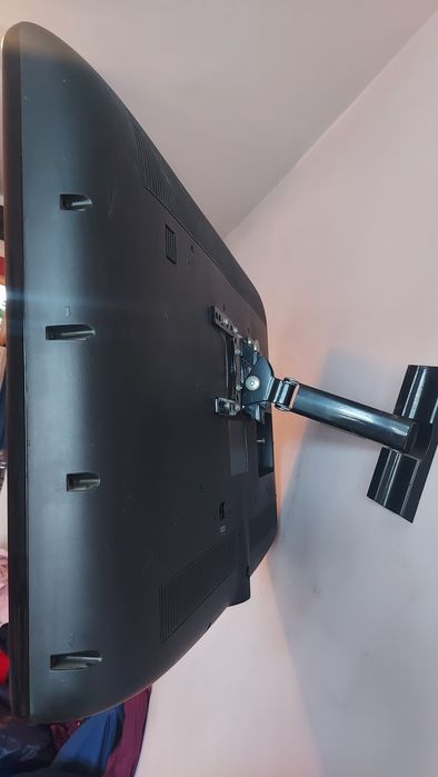 Телевизор Thomson 32"