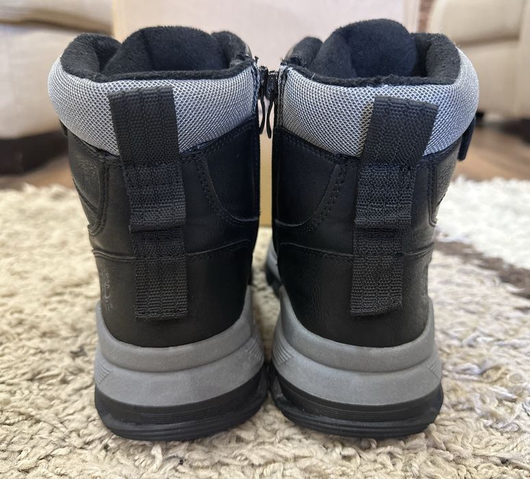Зимові черевики для хлопчика