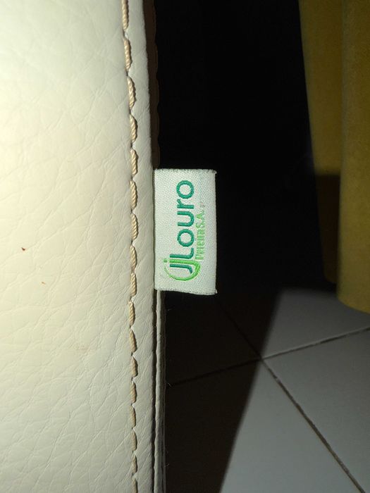 Sofá de Canto em Pele genuína
