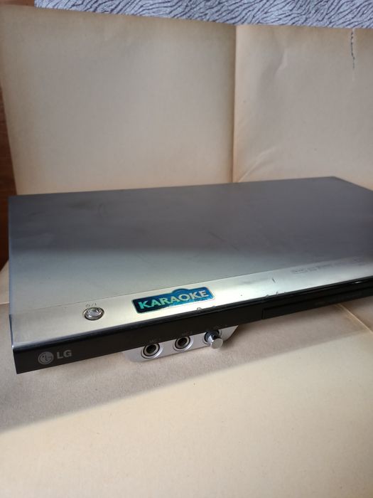 Проигрыватель DVD дисков + караоке