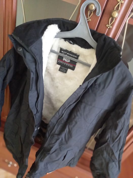 Жіночі лижні    куртки