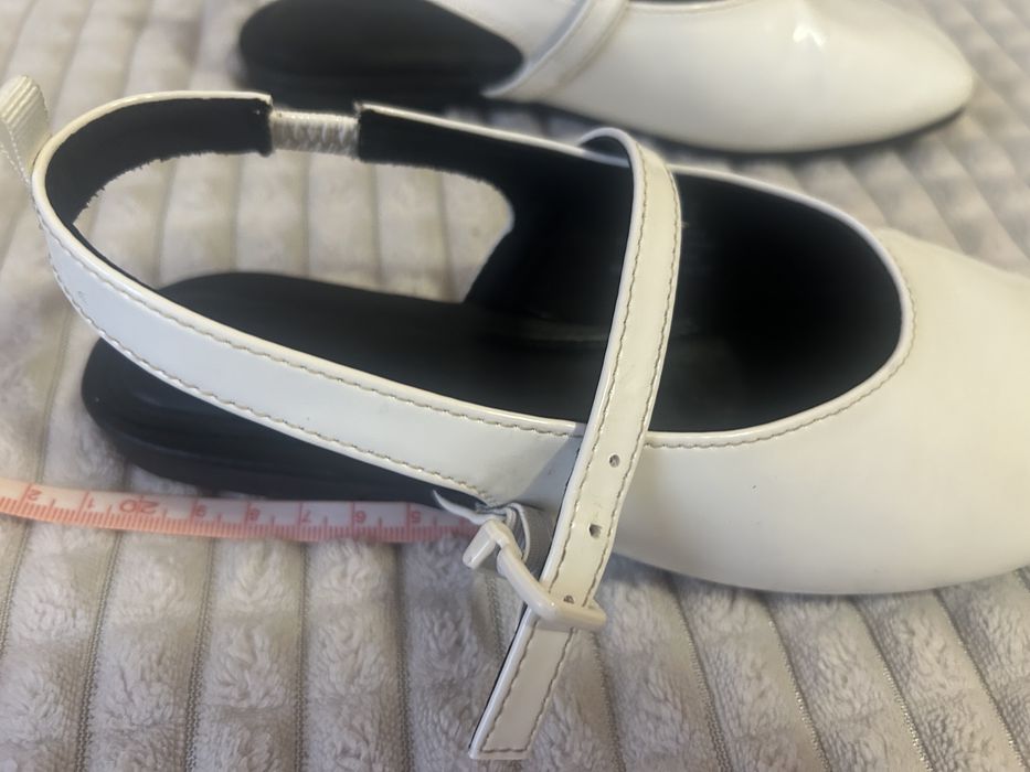 Туфлі (slingbacks) лаковані HM. Розмір 31. Стелька 20см