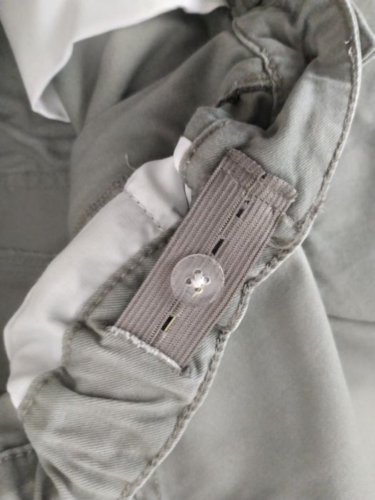 Spodnie w kolorze khaki r. 158