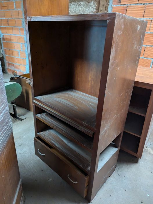 Moveis usados e com possibilidade de serem reparados para nova vida.