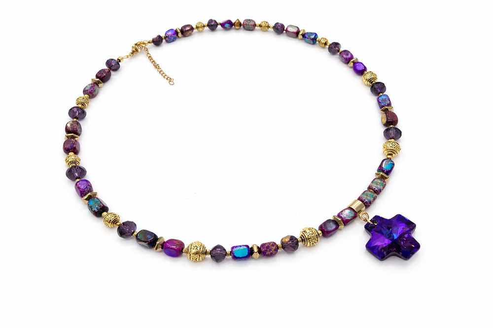 Fioetowy naszyjnik z kamieni Swarovski