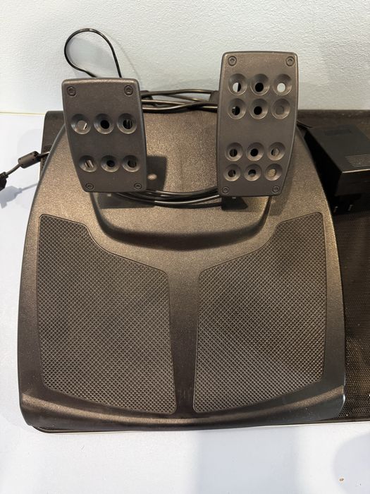 Кермо МАМА Logitech